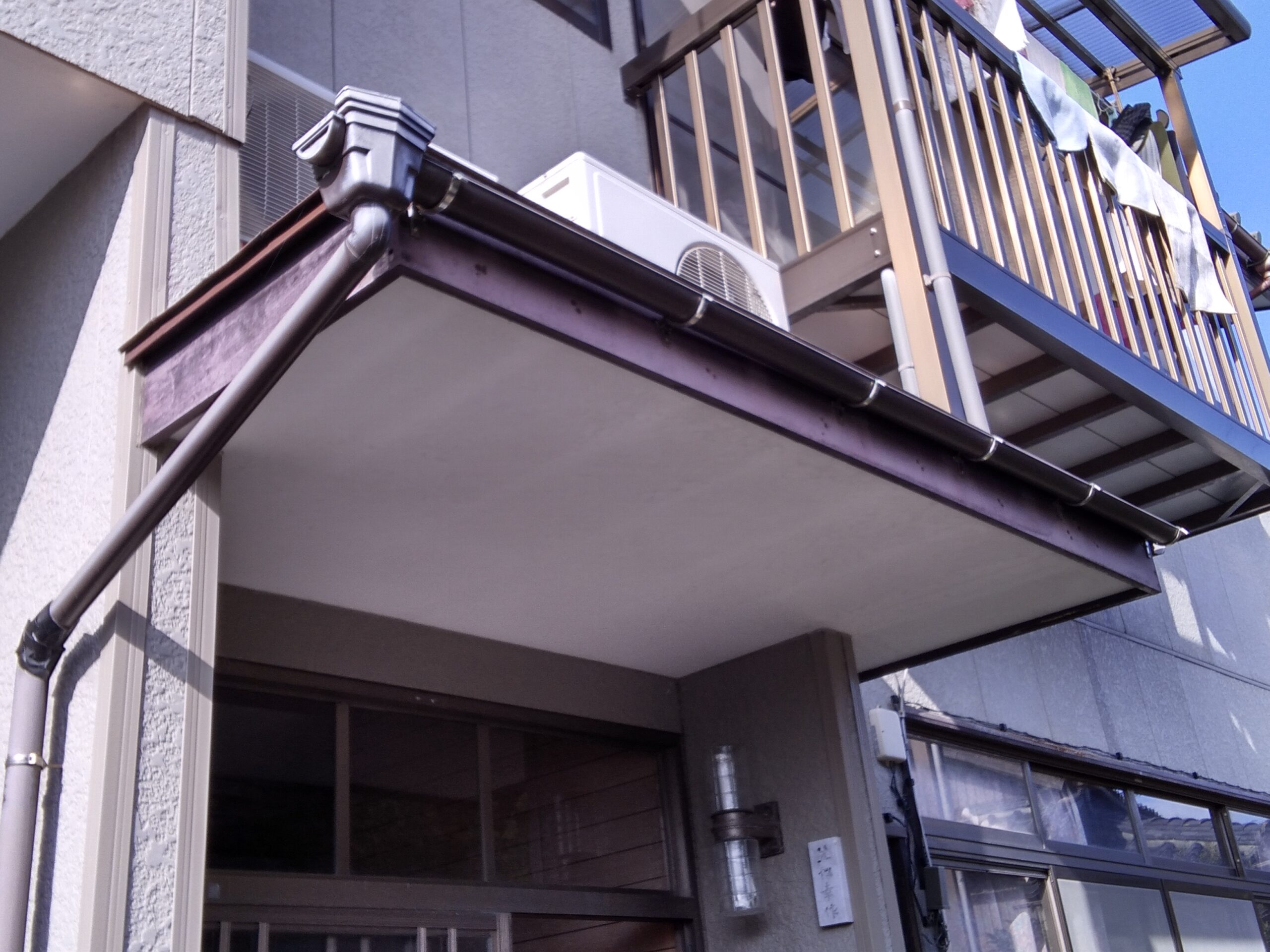 玄関ポーチ屋根